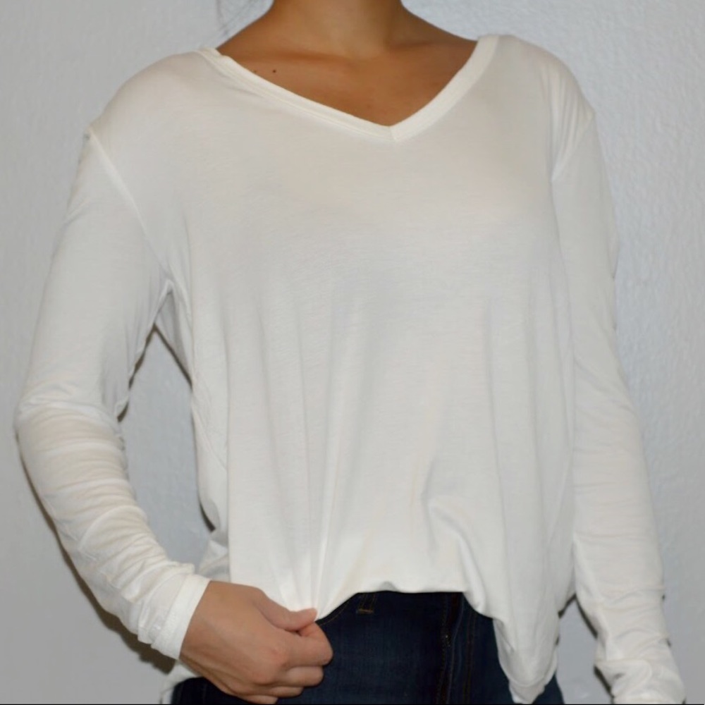 Sampson Simple V Neck